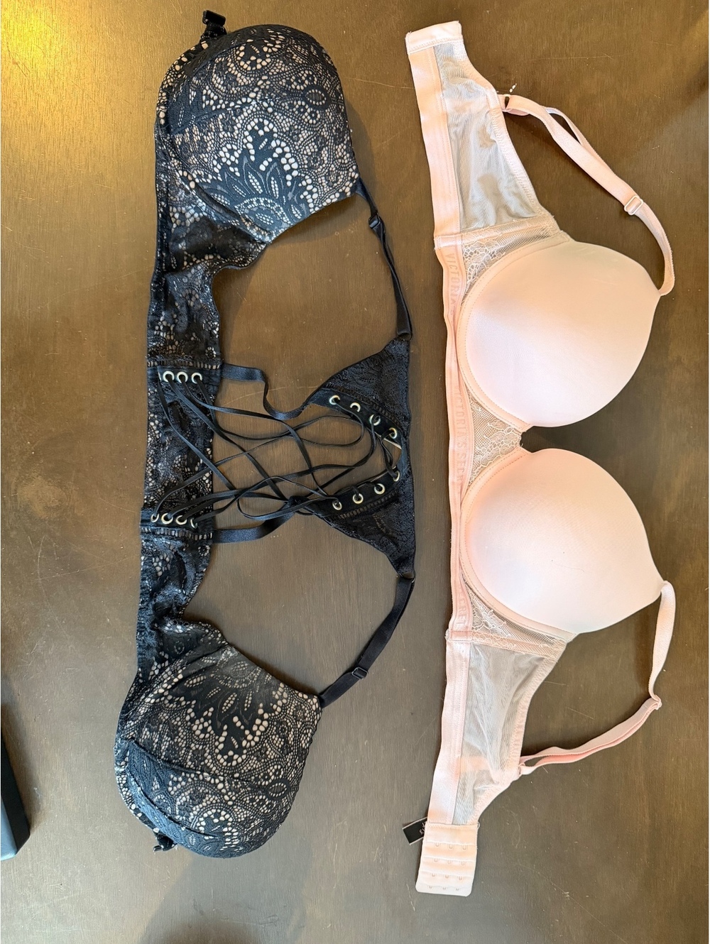 Lot of 2 Women’s Lined/Push-Up Bras – Black Lace Overlay & Light Pink 36 C